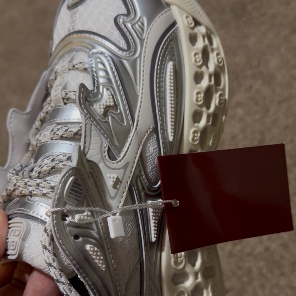 Stylish Women's Sneakers in White and Gray - Picture 3 of 3